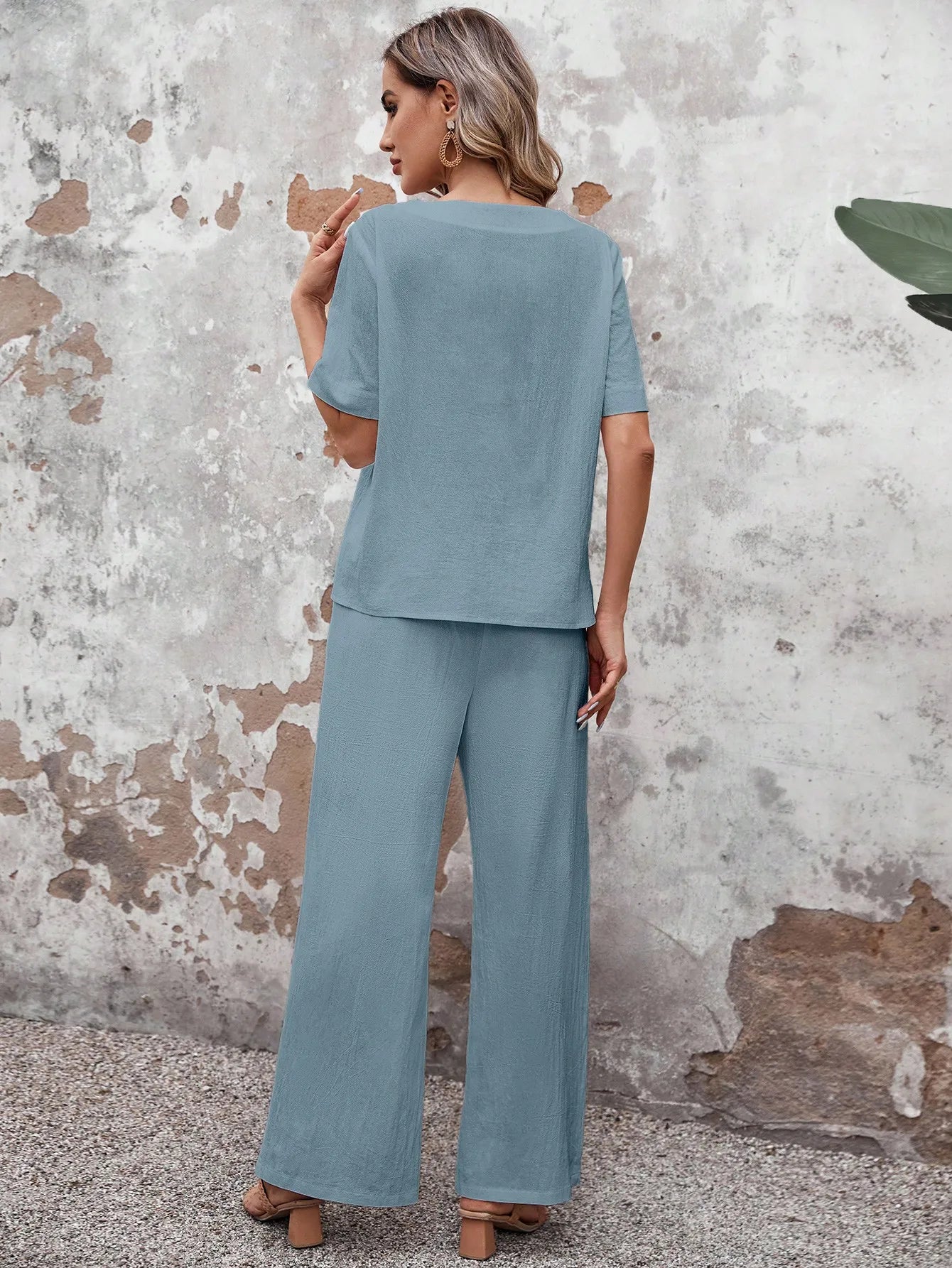 Conjunto Feminino de Linho com Blusa e Calça Pantalona