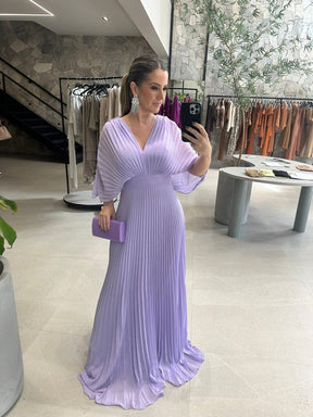 Vestido Amélie Plissé – Sofisticação em Movimento com Decote que Encanta FEMININO - ROUPAS - VESTIDO 6 Dm Stores Lavanda 38 